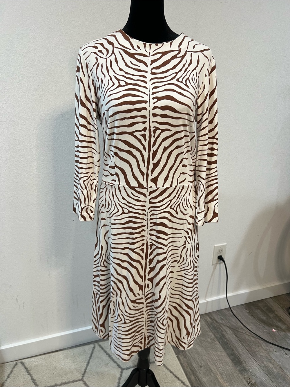 J McLaughlin for Dillard’s Zebra Print Dress Brown Cream Knit A-Line Small - Picture 2 of 8